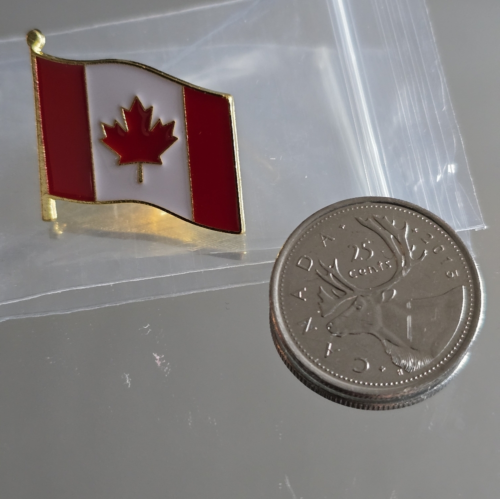 Canadian Flag Enamel Pin - Picture 4 of 4